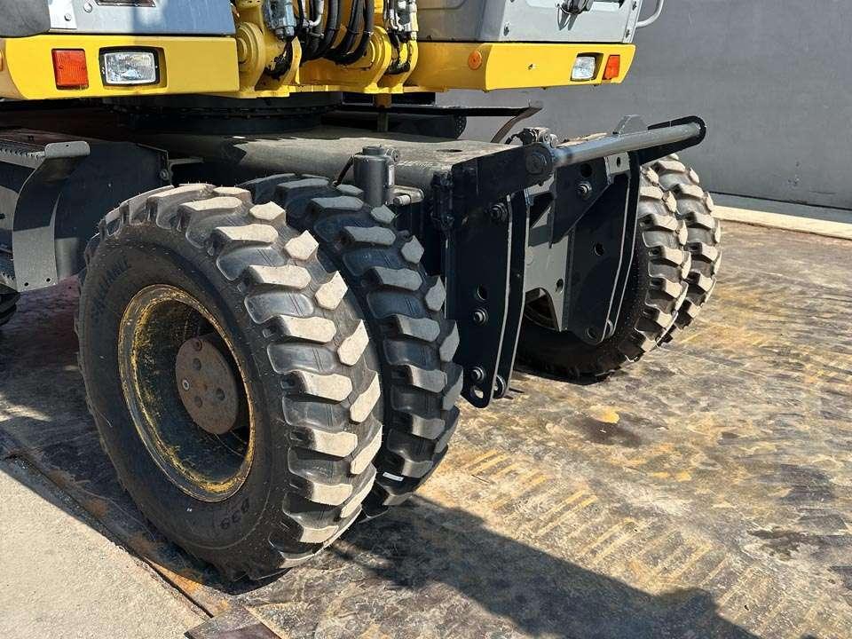 New Holland WE170C Photo 6