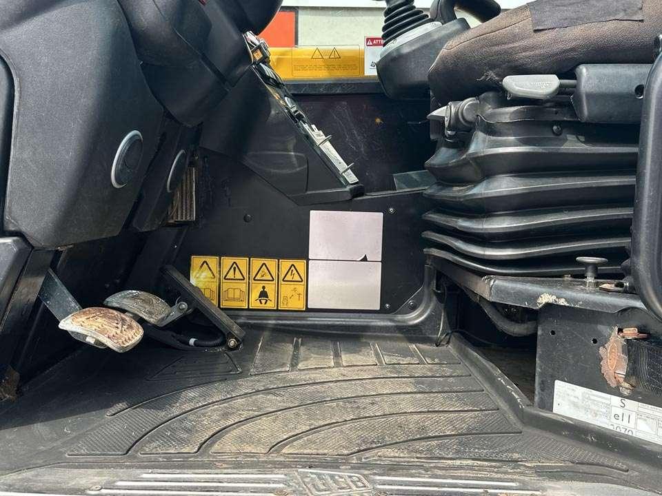 JCB AGROPLUS 560-80 Photo 14
