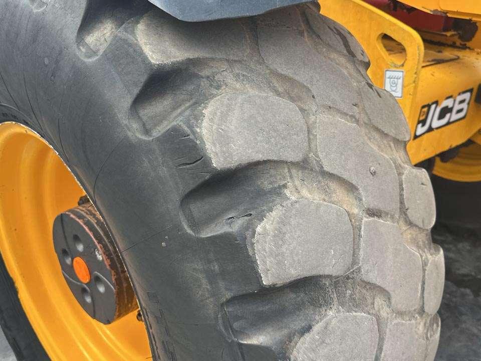 JCB AGROPLUS 560-80 Photo 7
