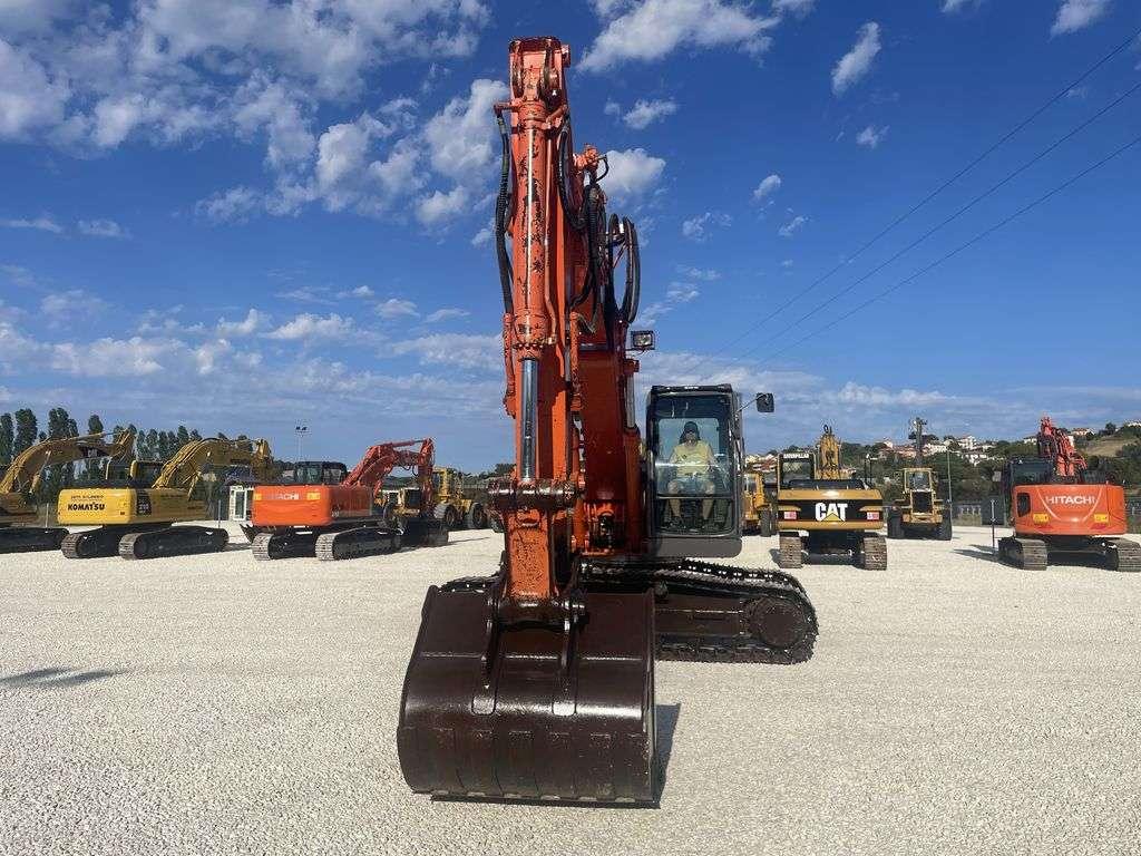 Hitachi ZX 210N Photo 2