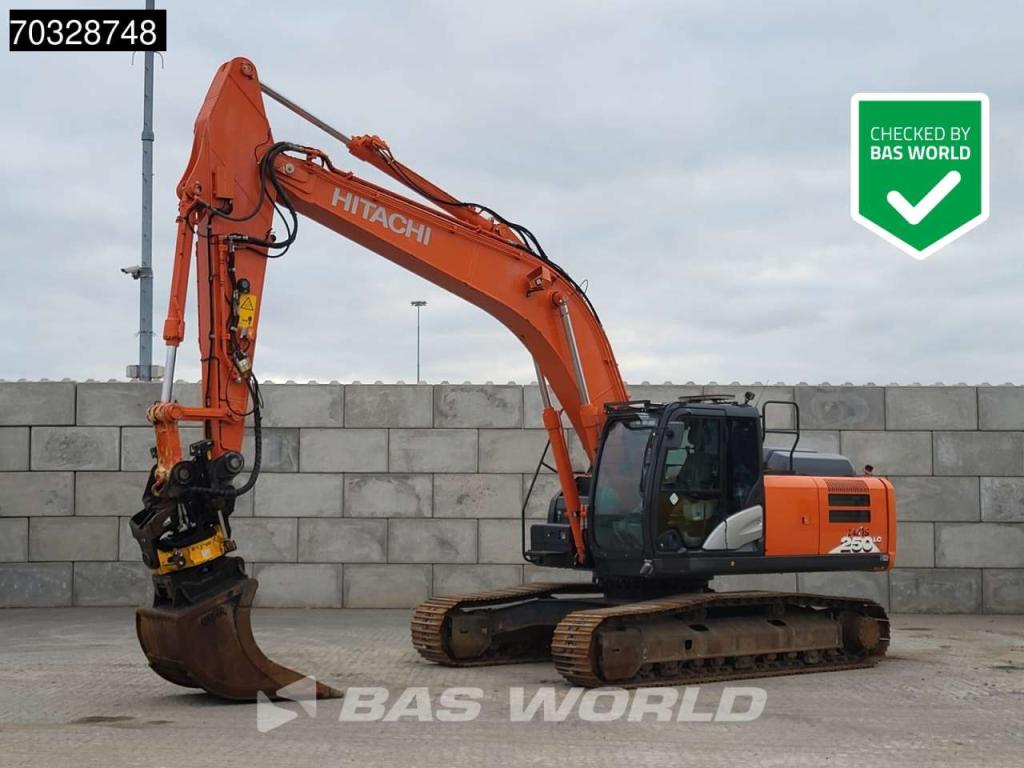 Hitachi ZX250 LC -6 Roto + Bucket Photo 1
