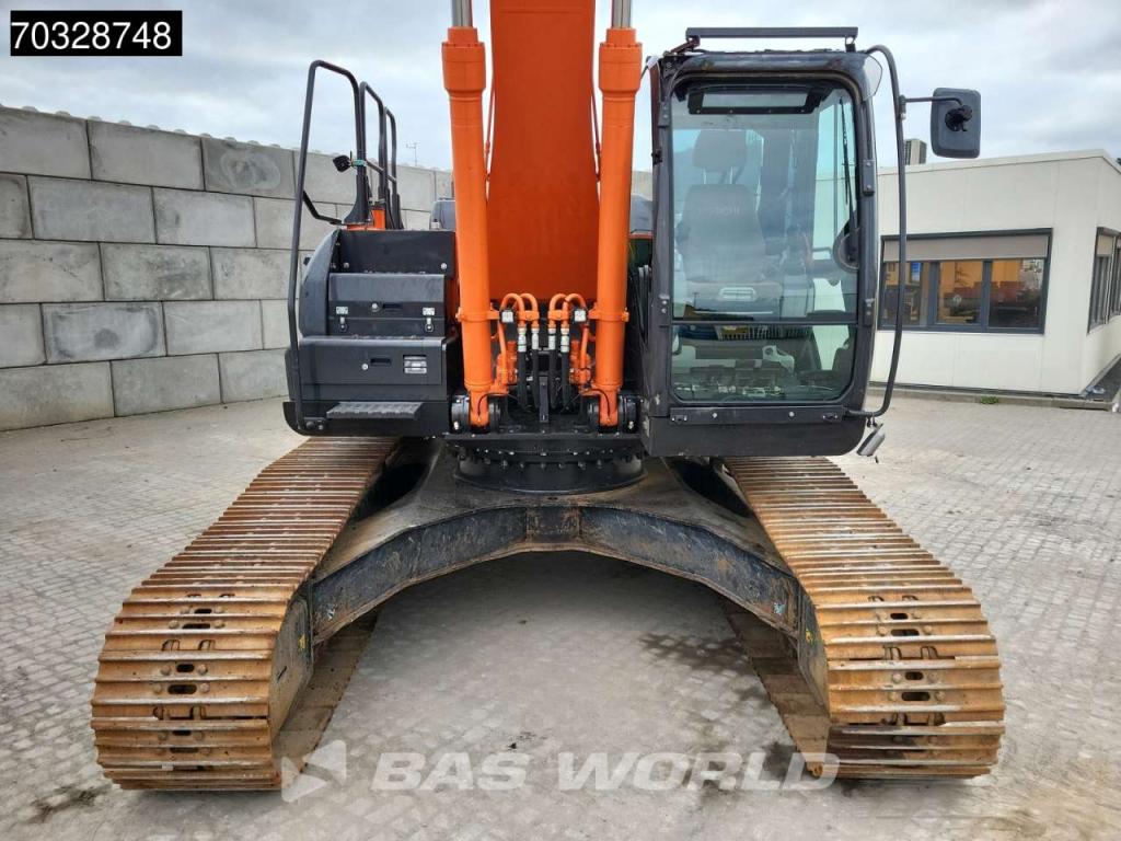 Hitachi ZX250 LC -6 Roto + Bucket Photo 10