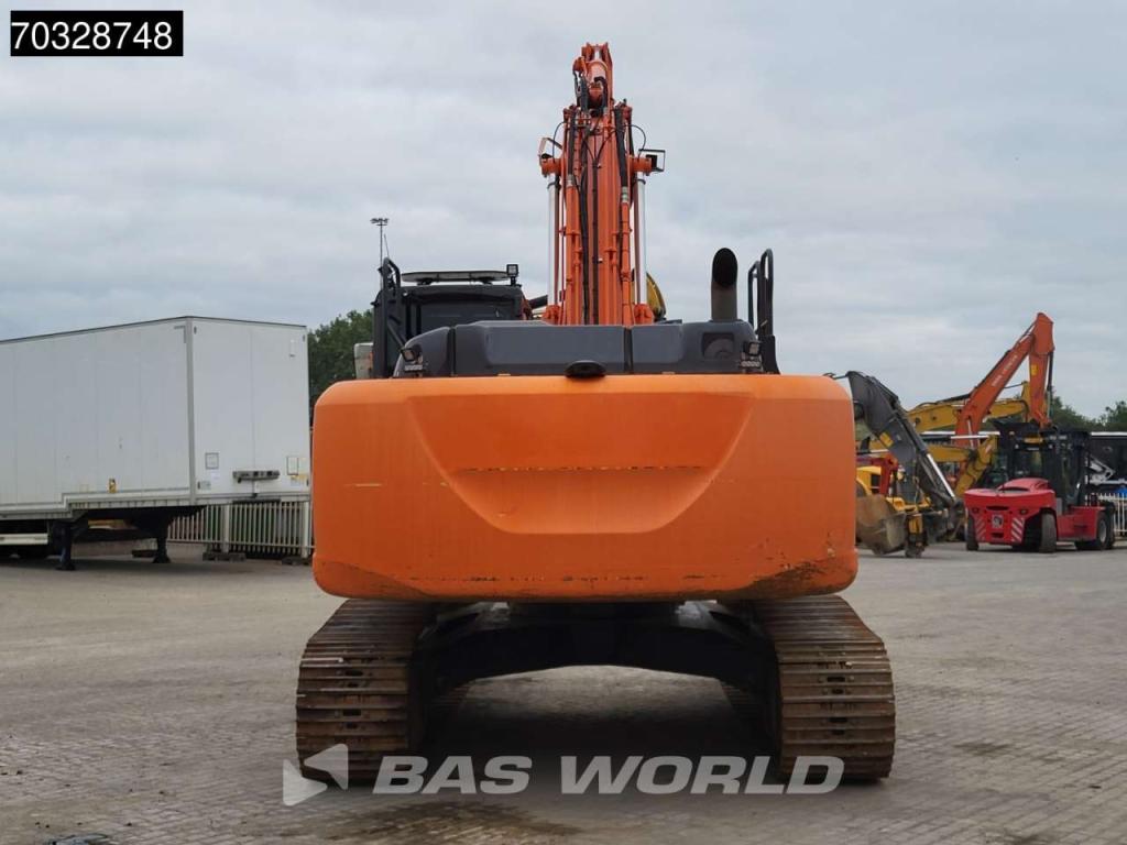 Hitachi ZX250 LC -6 Roto + Bucket Photo 3