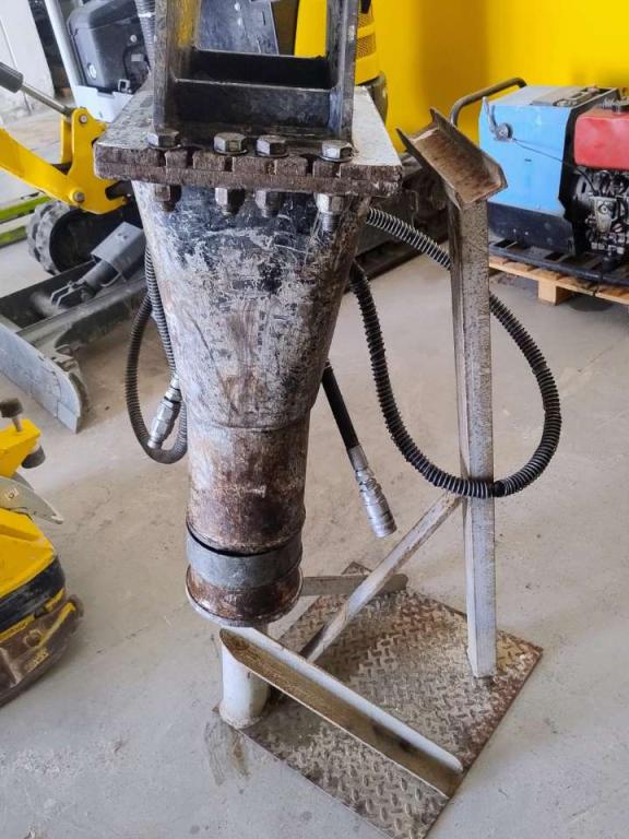 Bobcat HB 880 Photo 4
