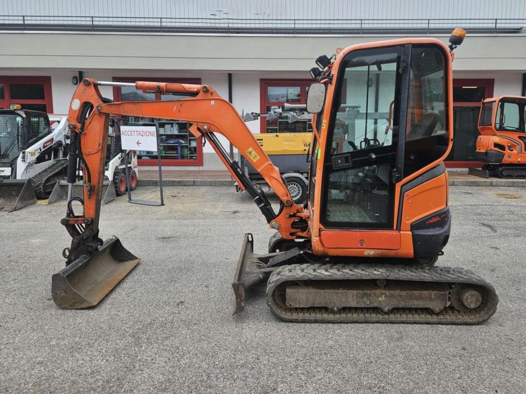 Kubota U27-4 Photo 2
