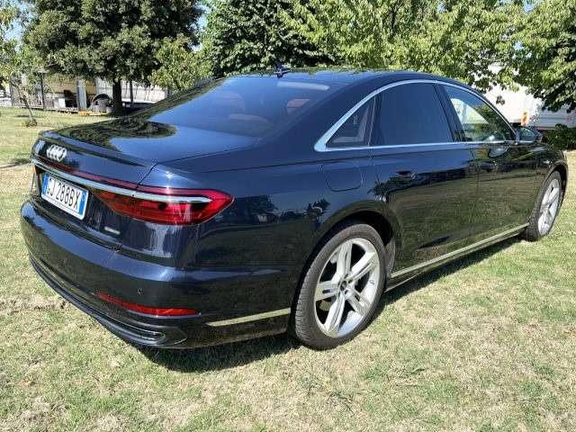 AUDI A8 Photo 5