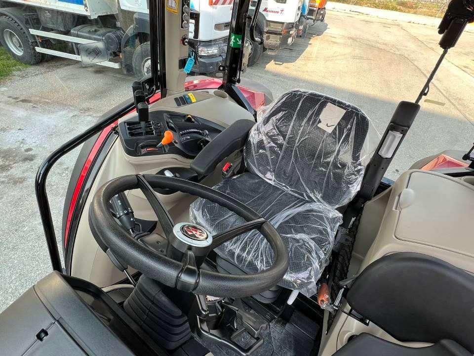 Massey Ferguson 5711 DYNA4 4X4 Photo 9
