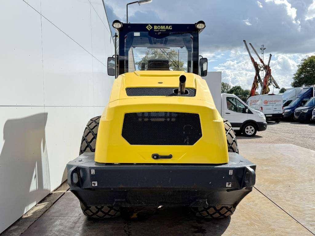 Bomag BW211DH-5 - German Machine / Only 1311 Hours Photo 4