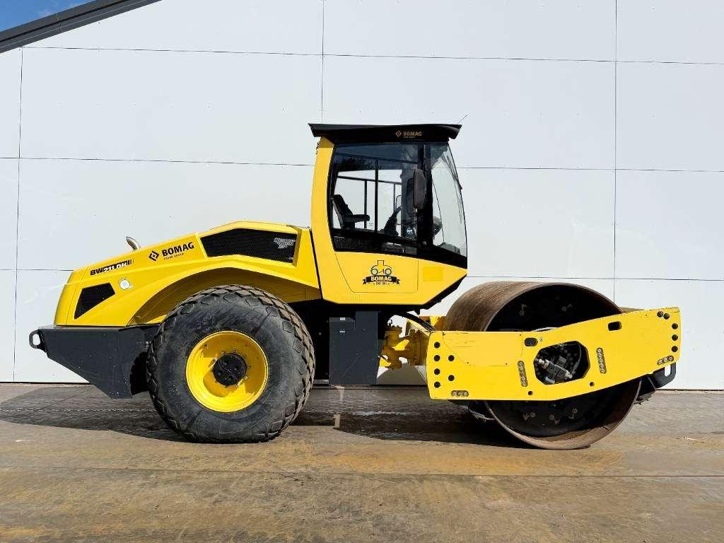 Bomag BW211DH-5 - German Machine / Only 1311 Hours Photo 6