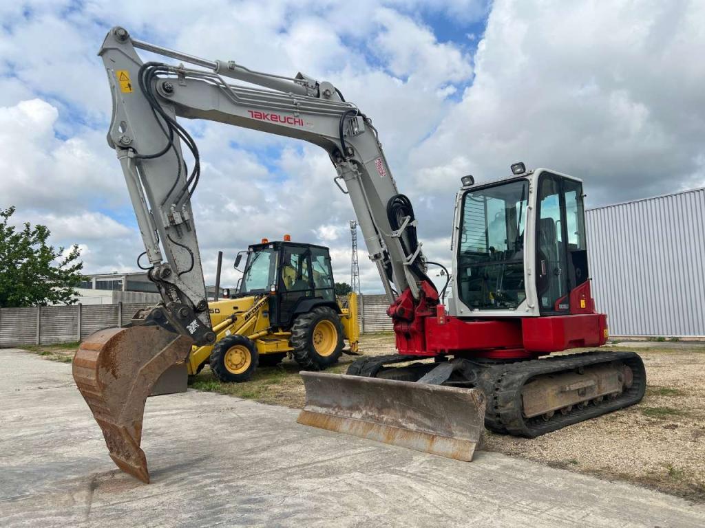 Takeuchi TB280FR Photo 5