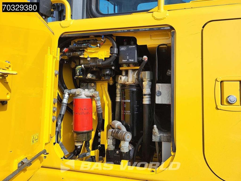Komatsu D65 PX -18 Photo 16