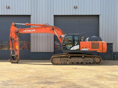 Hitachi ZX300LCN-6 en vente par Big Machinery