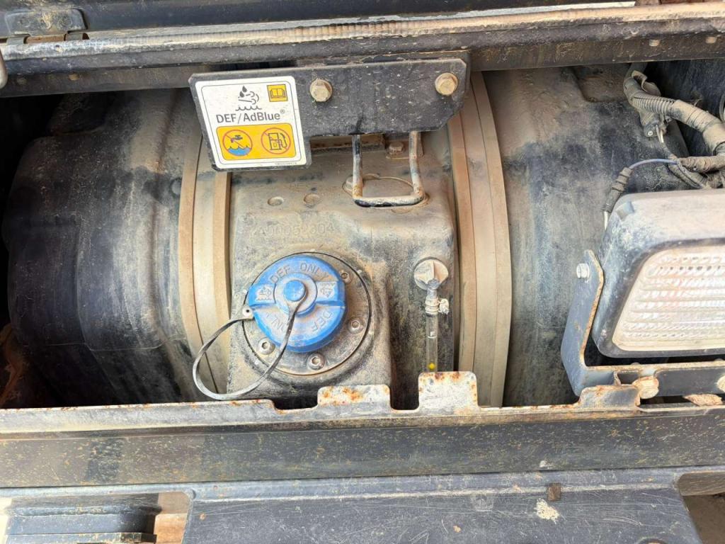 Hitachi ZX300LCN-6 Photo 29