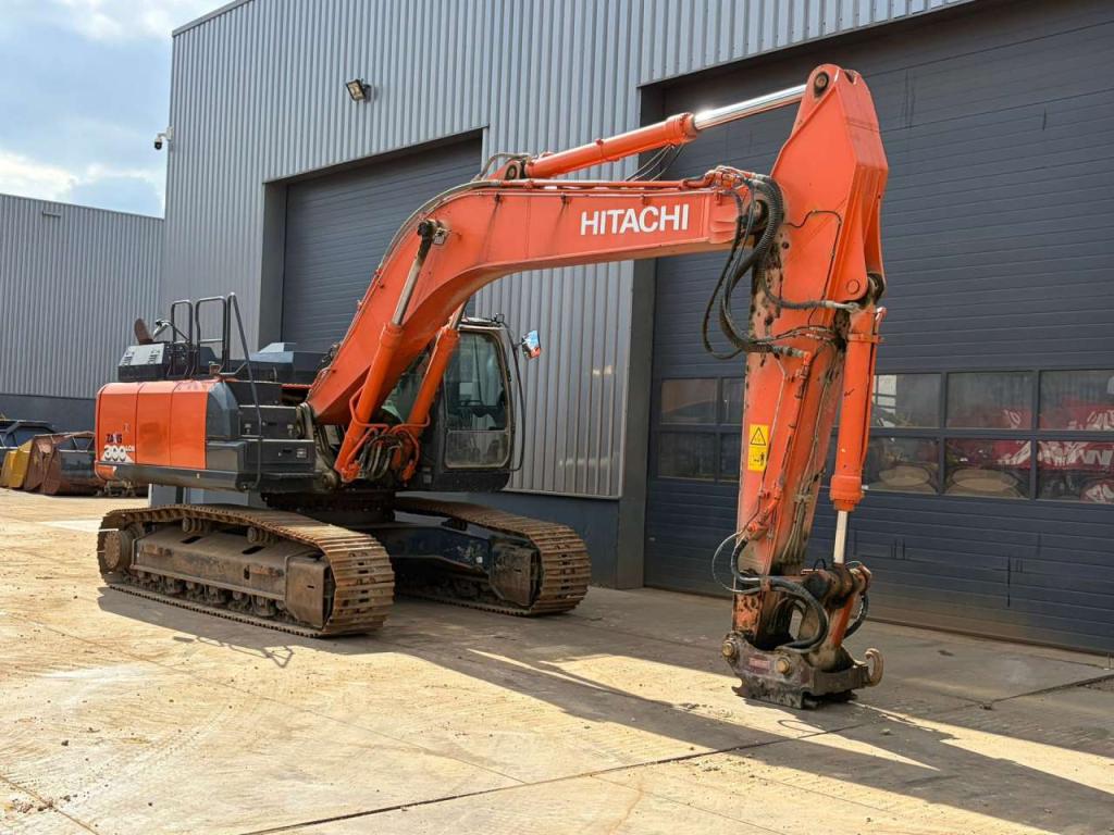 Hitachi ZX300LCN-6 Photo 7