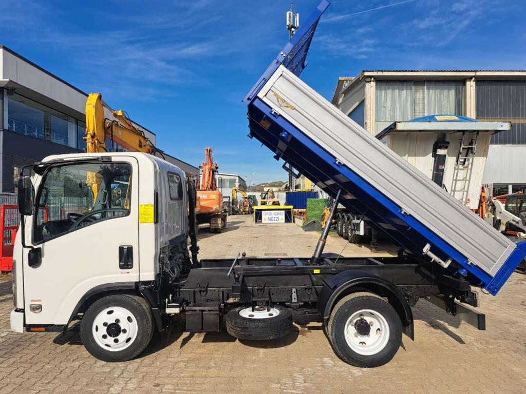 Isuzu L35 Photo 2