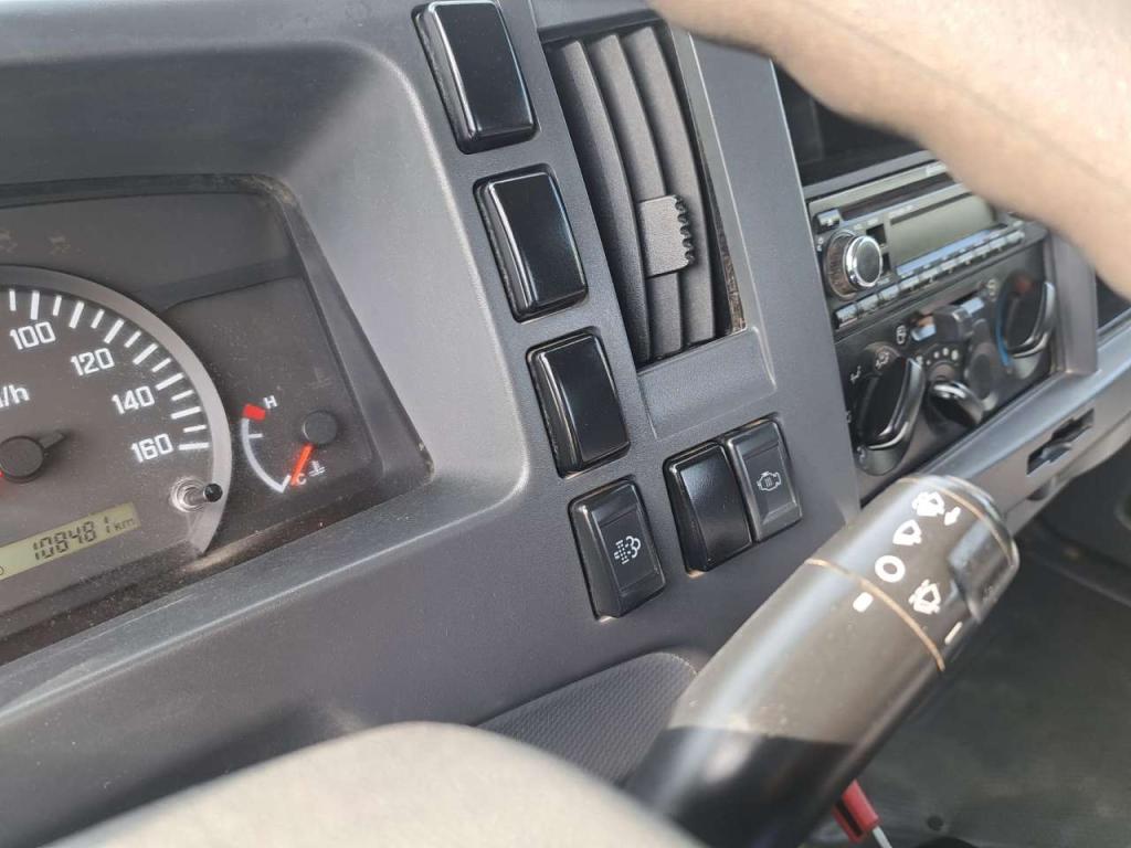 Isuzu L35 Photo 28