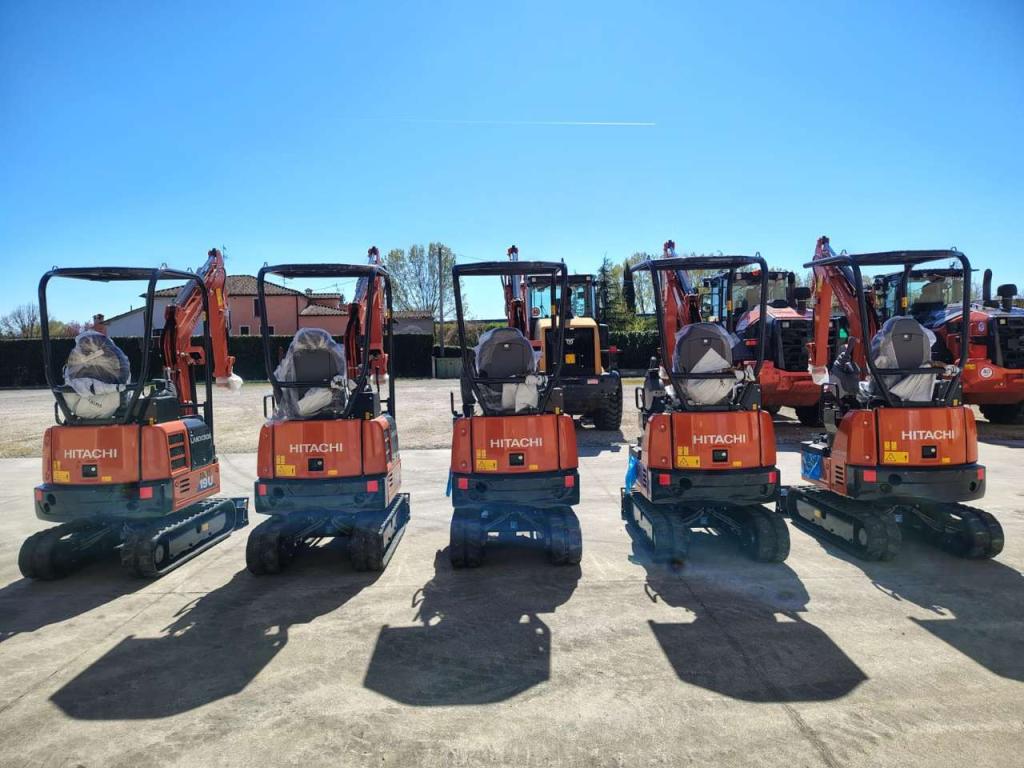 Hitachi ZX 19U-6 YR Photo 4