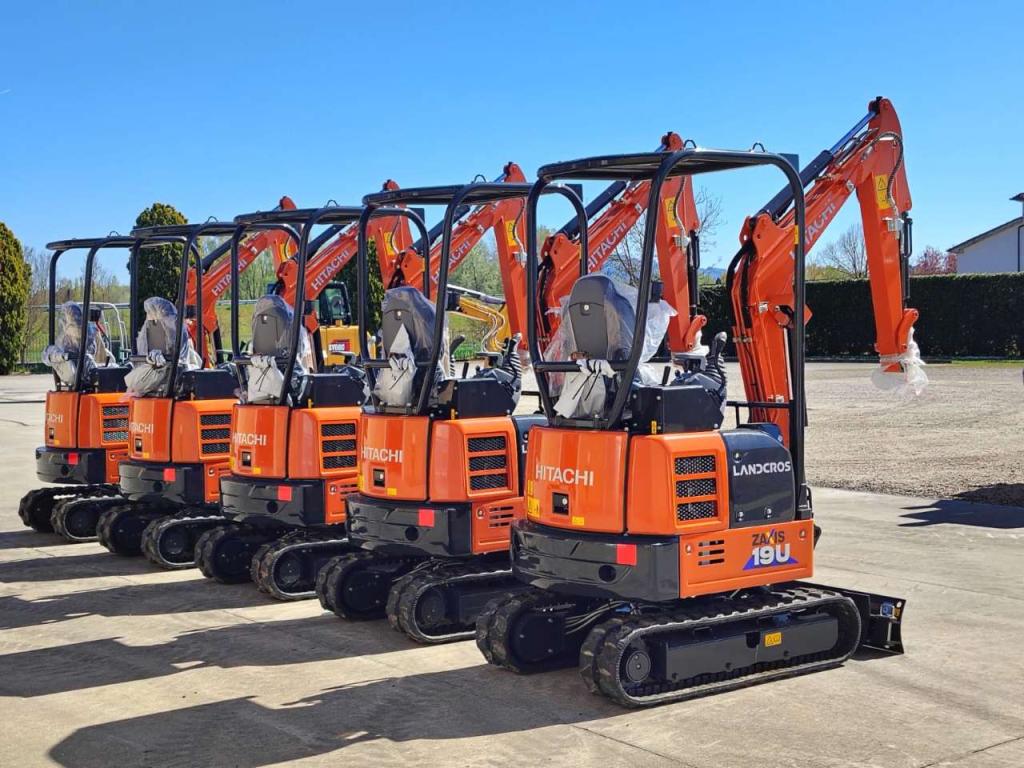 Hitachi ZX 19U-6 YR Photo 5