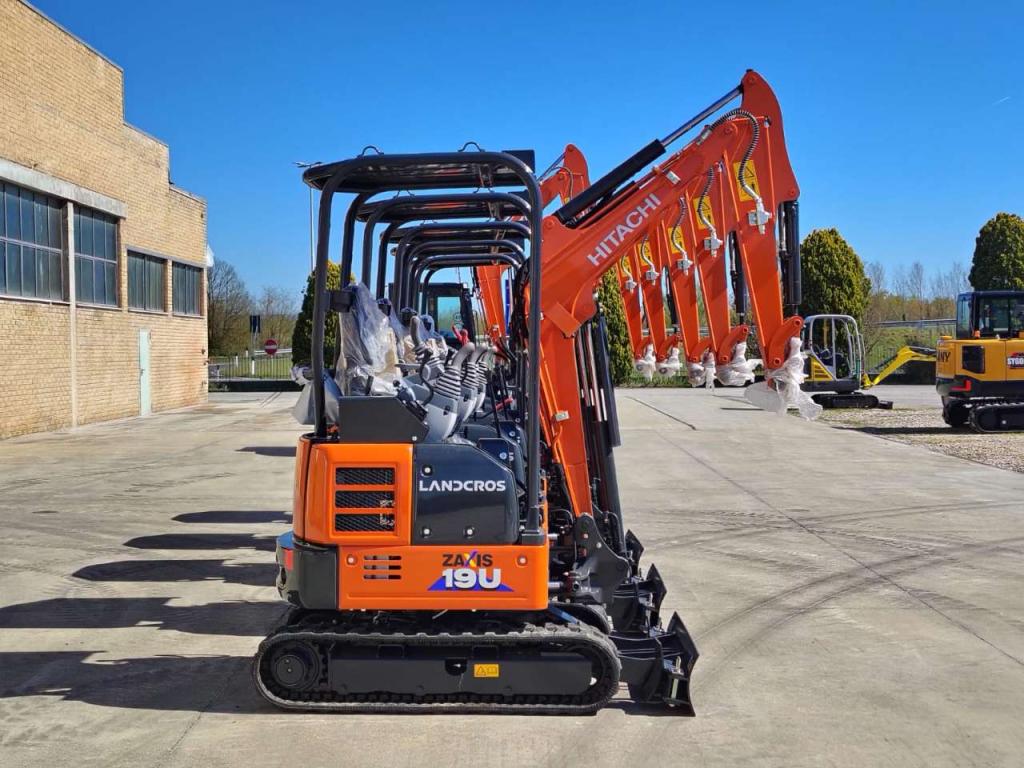 Hitachi ZX 19U-6 YR Photo 6