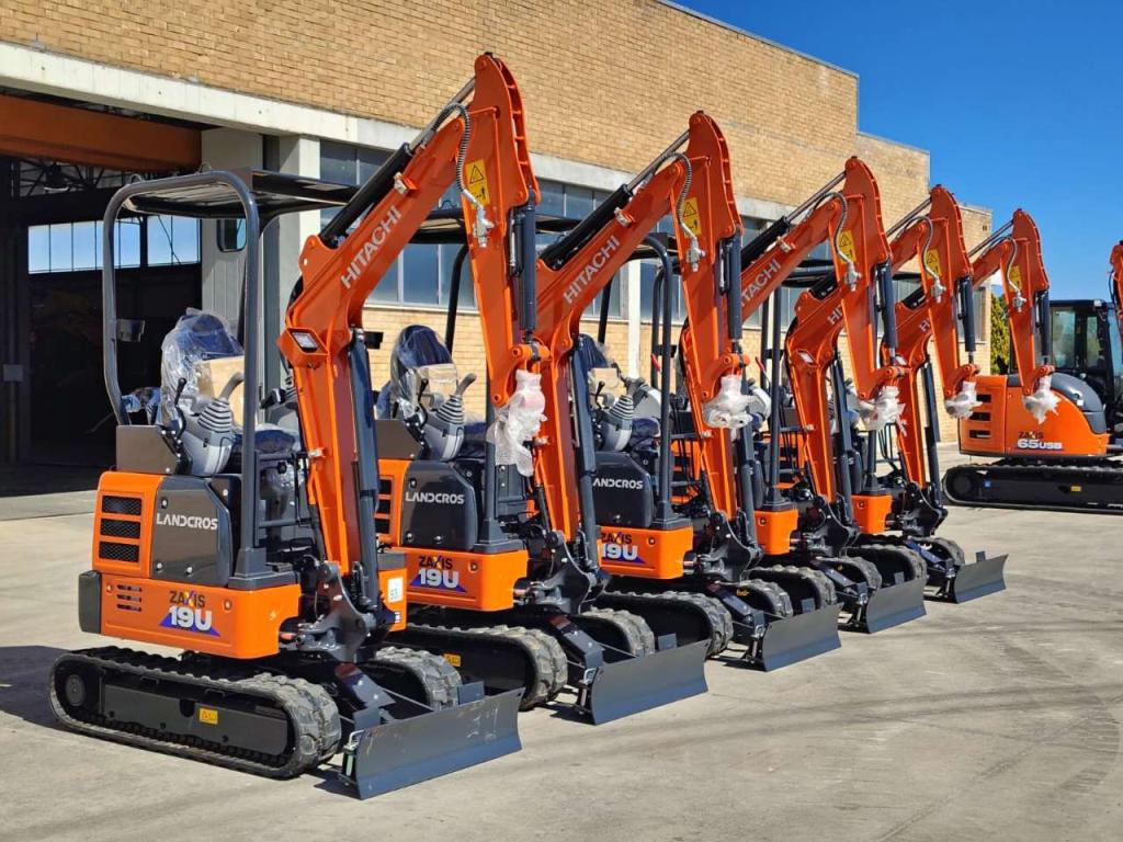 Hitachi ZX 19U-6 YR Photo 7