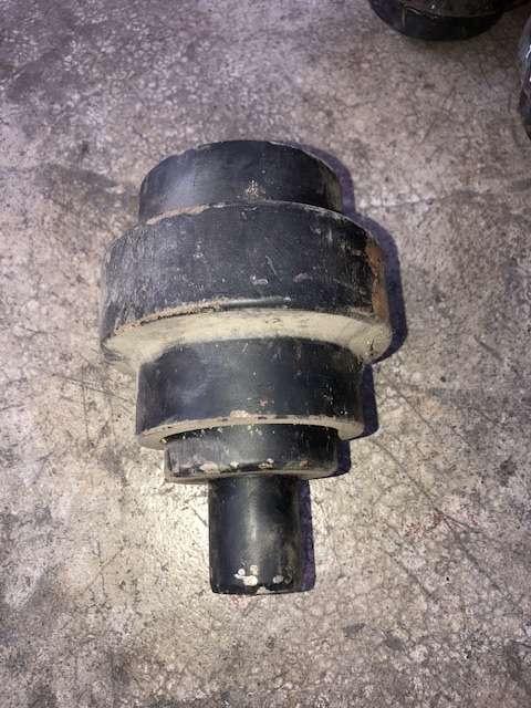 Galets supérieurs pour Caterpillar 307 Photo 1
