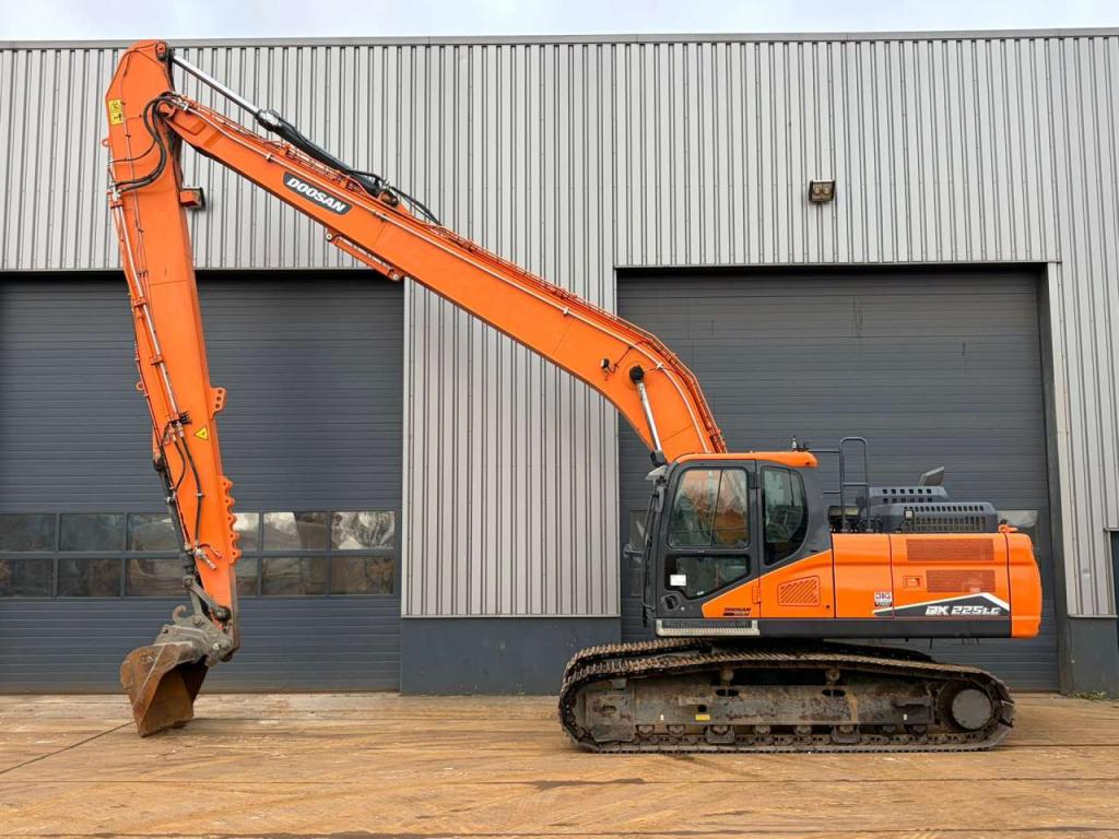 Doosan DX225LC-7 Photo 1