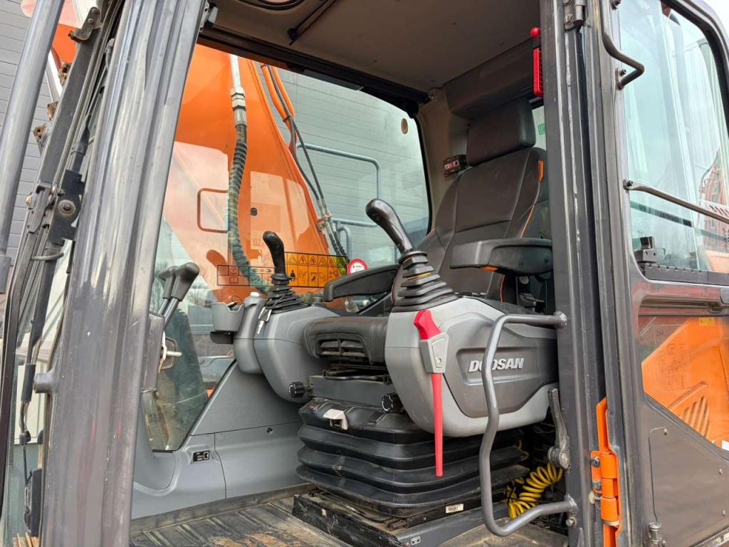 Doosan DX225LC-7 Photo 19
