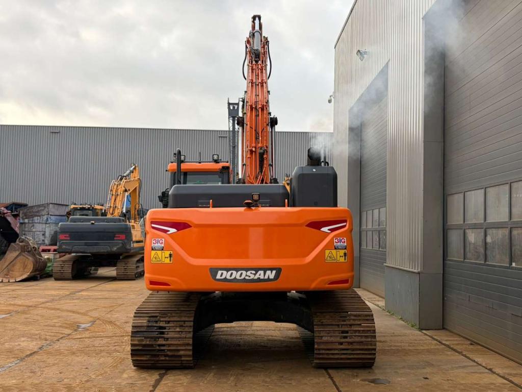 Doosan DX225LC-7 Photo 4