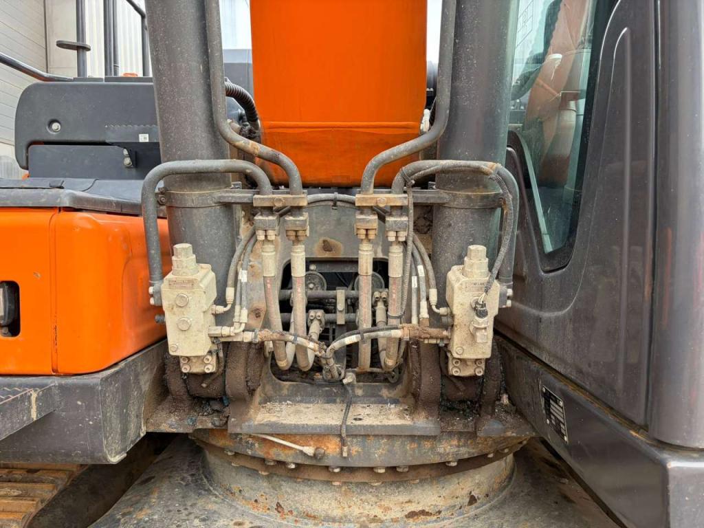 Doosan DX225LC-7 Photo 9