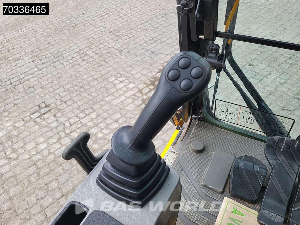JCB 140X L SV Photo 29