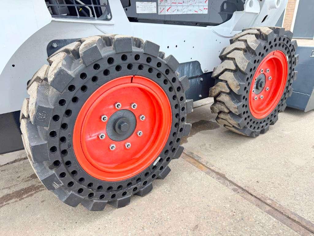 Bobcat S510 - New / Unused / Closed Cabine / AC Photo 14