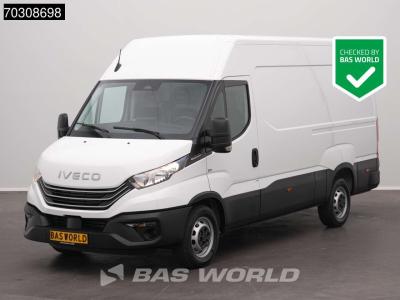 Iveco Daily 35S18 3.0L Automaat L2H2 180PK ACC Airco Cruise Camera Parkeersensoren CarPlay Stoelverwarmin en vente par BAS World B.V.