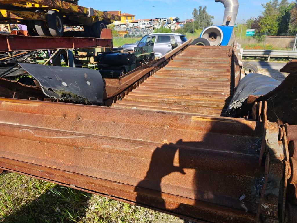 IN FERRO CON RAMPA DI CARICO Bande transporteuse Photo 4