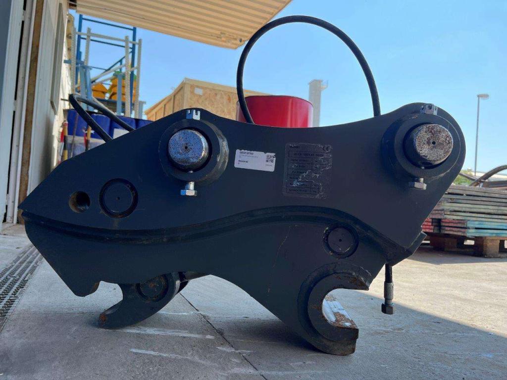 BQCO6-65 for 13-17 ton excavators Attache rapide hydraulique Photo 6