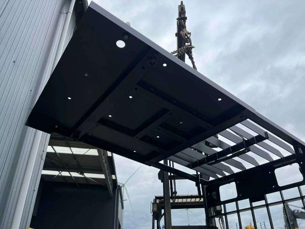 Caterpillar 324D Guard Photo 4