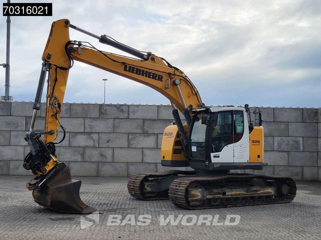 Liebherr R926 Engcon - 2 Buckets Photo 2