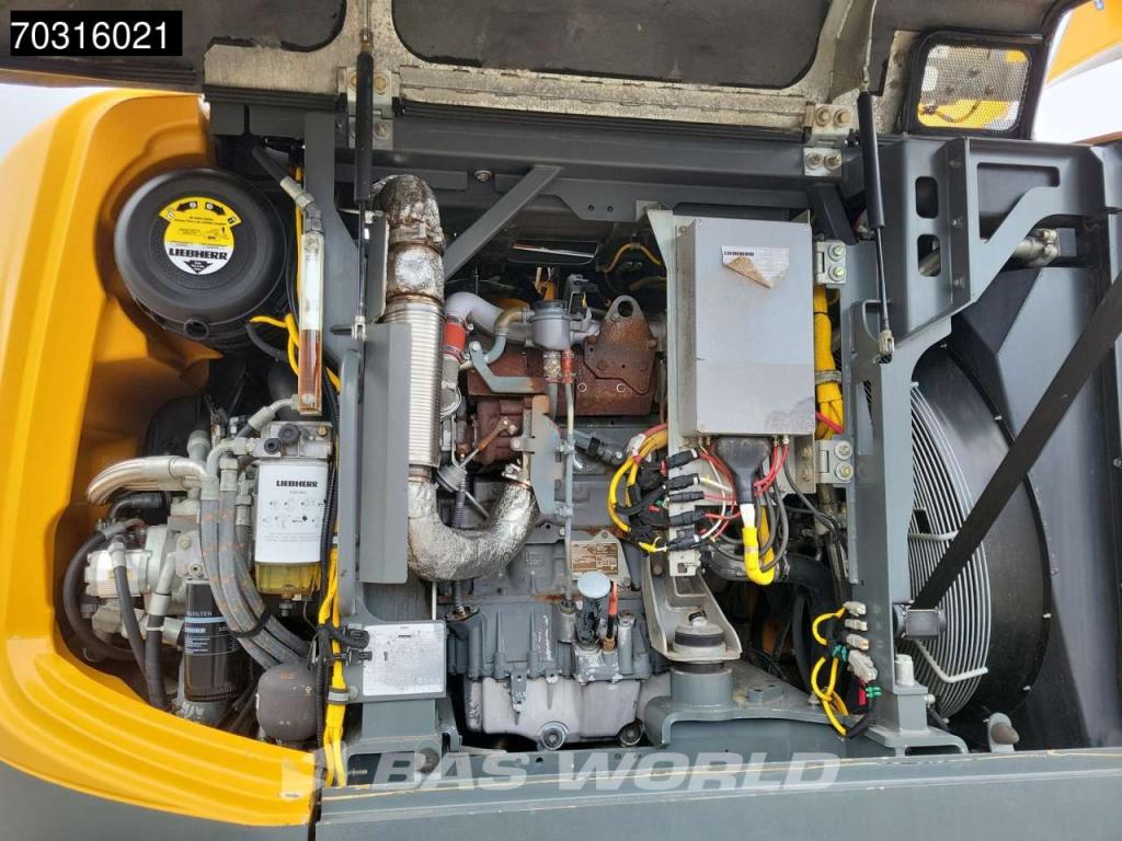 Liebherr R926 Engcon - 2 Buckets Photo 30
