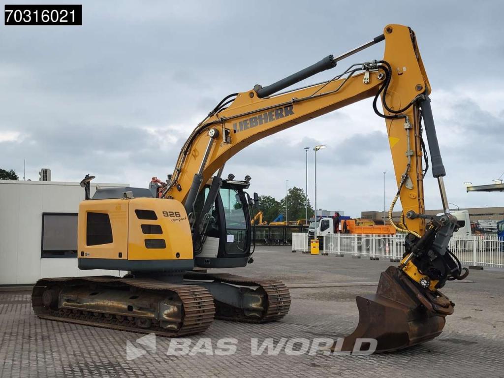 Liebherr R926 Engcon - 2 Buckets Photo 7