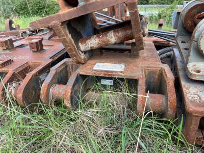 S2 for 25-32 ton excavators Attachment plate en vente par Balavto