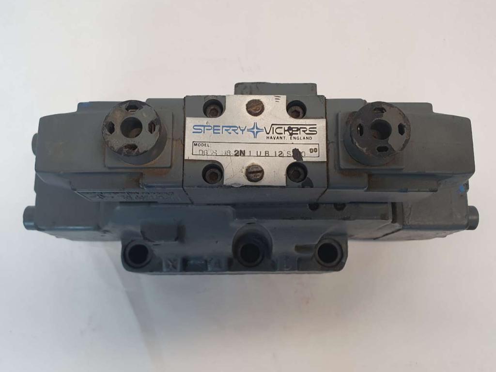 Sperry Vickers DG5S H8 2N 1 UB 12 S300 Photo 3