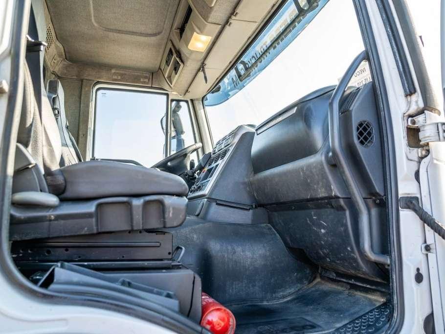 Iveco STRALIS 310- E5 + HMF 1110 K2 Photo 12
