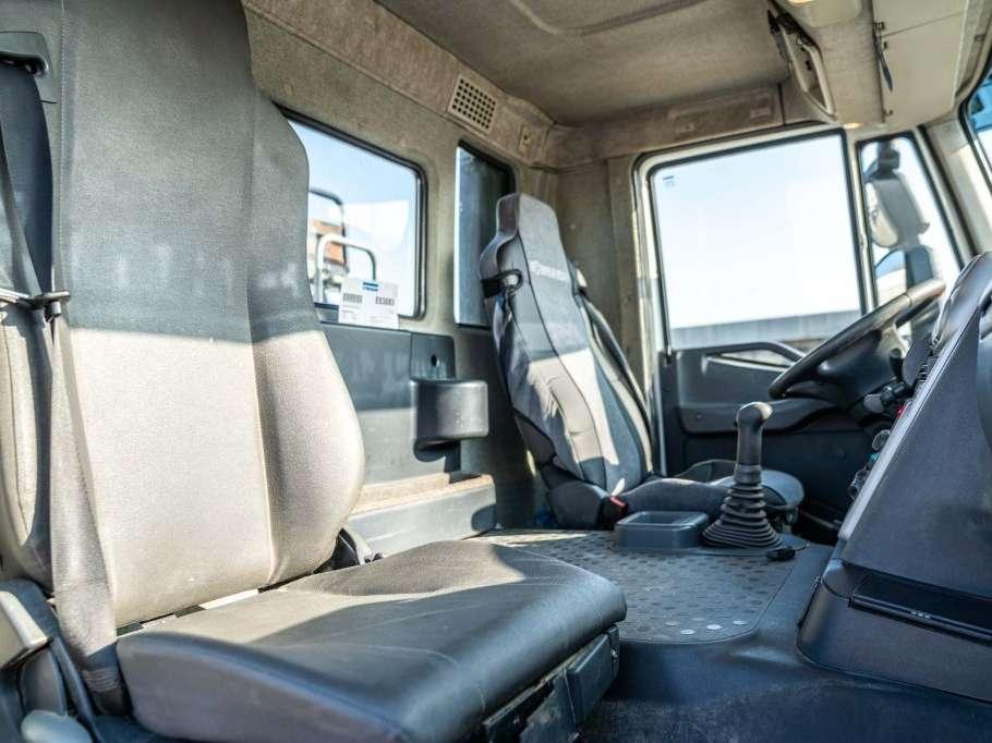 Iveco STRALIS 310- E5 + HMF 1110 K2 Photo 13