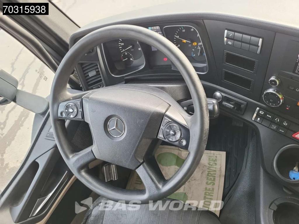 Mercedes-Benz Actros 1843 4X2 ClassicSpace Retarder Photo 18