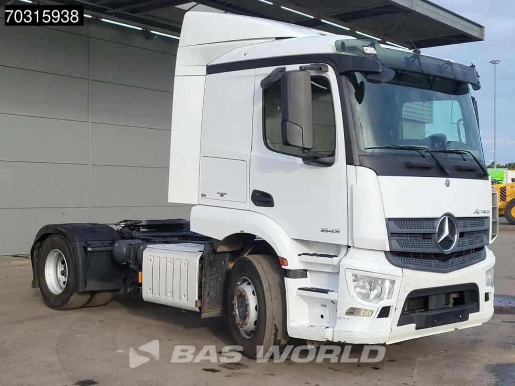 Mercedes-Benz Actros 1843 4X2 ClassicSpace Retarder Photo 3