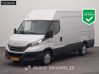 Iveco Daily 35S16 Automaat L2H2 ACC LED Navi Airco Camera Parkeersensoren 3,5t Trekgewicht LM Velgen Euro en vente par BAS World B.V.