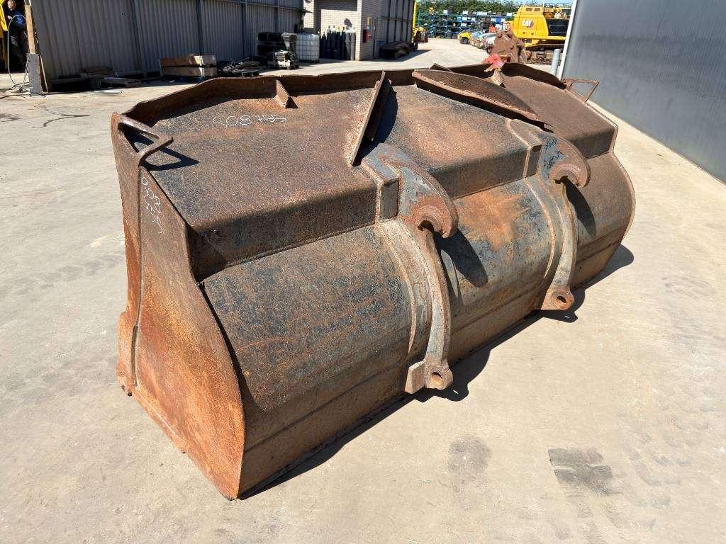 Volvo ISO L90 / Caterpillar 938 Photo 6