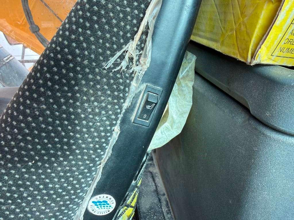 Liebherr R946LC - Automatic Greasing / Rear + Side Camera Photo 14