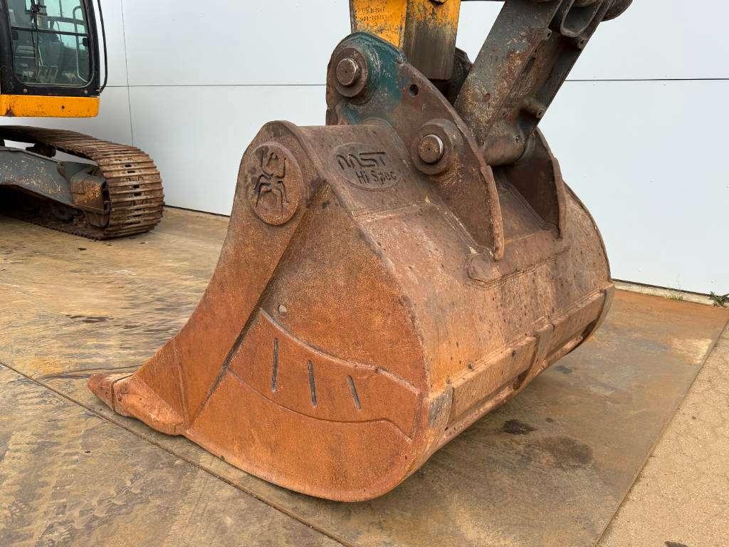 Liebherr R946LC - Automatic Greasing / Rear + Side Camera Photo 19