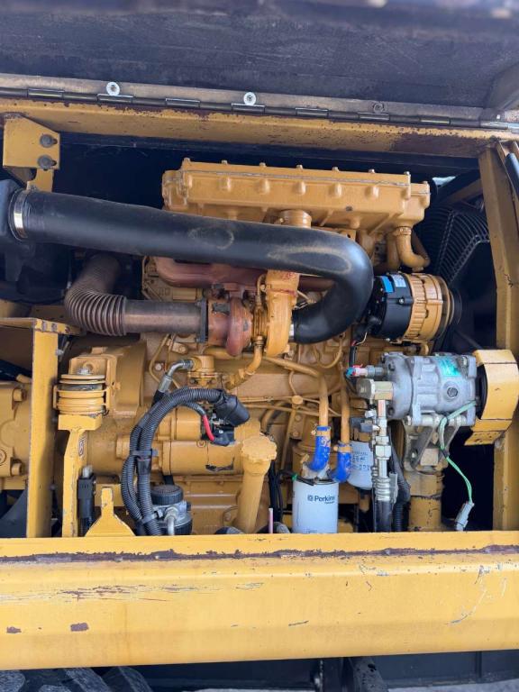 Caterpillar m312 Photo 7