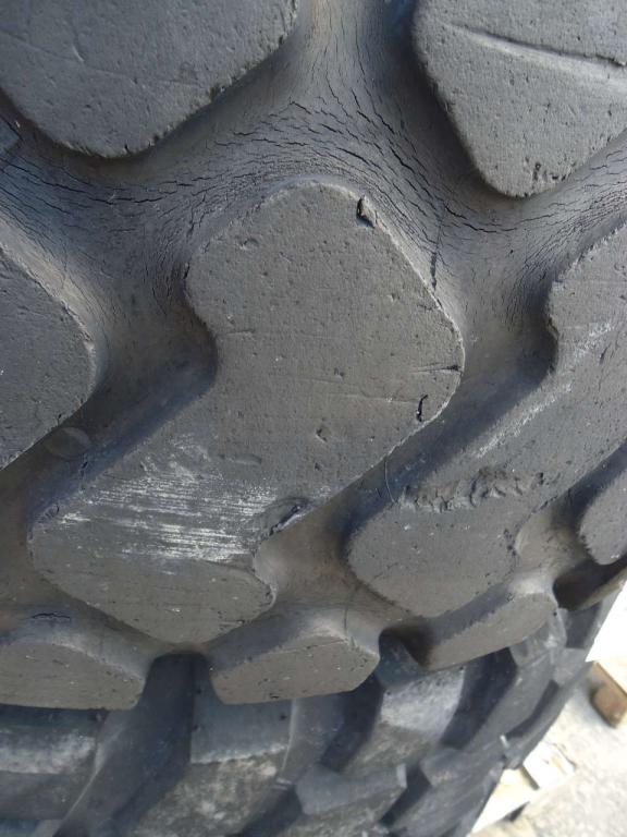 Pneu pour Caterpillar 920 - MISURA 15.5R25 Photo 3